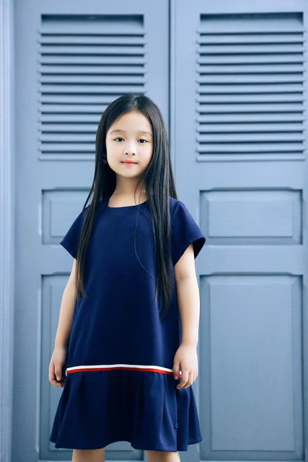 Sau khoảng thời gian dài tham gia showbiz, tính đến nay Bảo Ngọc lên 10 tuổi. Dù ngoại hình cao lớn hơn trước nhưng "Hoa khôi nhí Tây Đô" ngày nào vẫn giữ được nét hồn nhiên, đáng yêu.