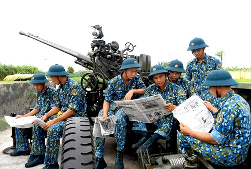 Phút nghỉ ngơi, thư giãn trên trận địa.