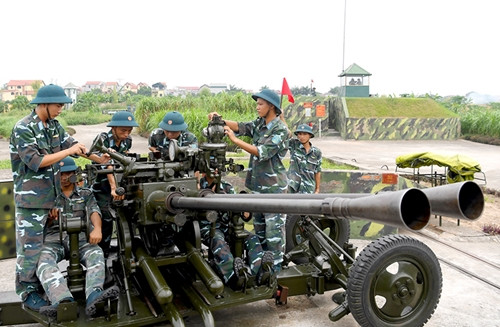 Đơn vị luôn đề cao phương châm “không để Tổ quốc bị bất ngờ bởi các tình huống trên không”.