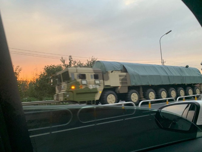Ngoài ra, tại buổi diễn tập còn có sự xuất hiện của phương tiện được cho là máy bay không người lái tấn công Lijian, và tên lửa đạn đạo xuyên lục địa, dường như là DF-41 mới.