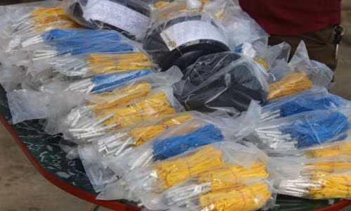 CSGT tom taxi Mai Linh cho hon 3.000 kip no