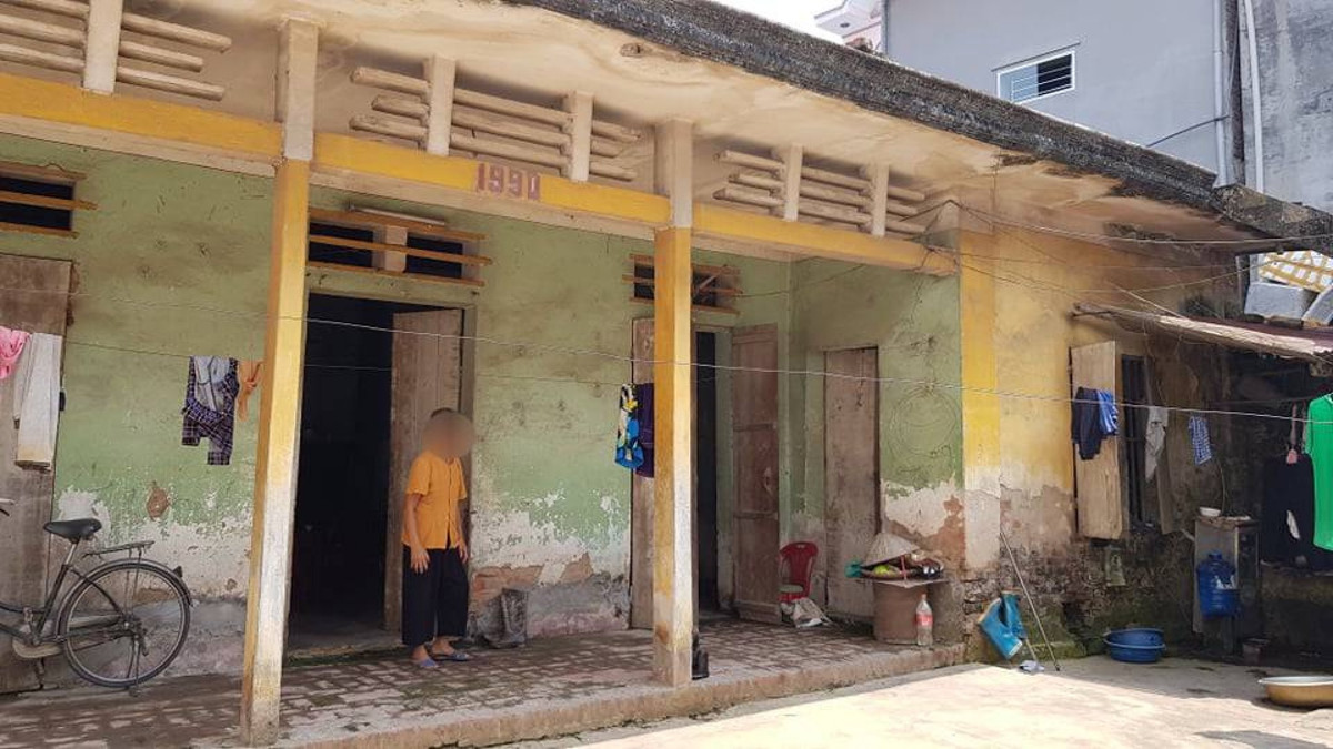 Ba ngoai 70 tuoi di keu cuu cho chau gai tam than nghi bi hang xom xam hai-Hinh-2