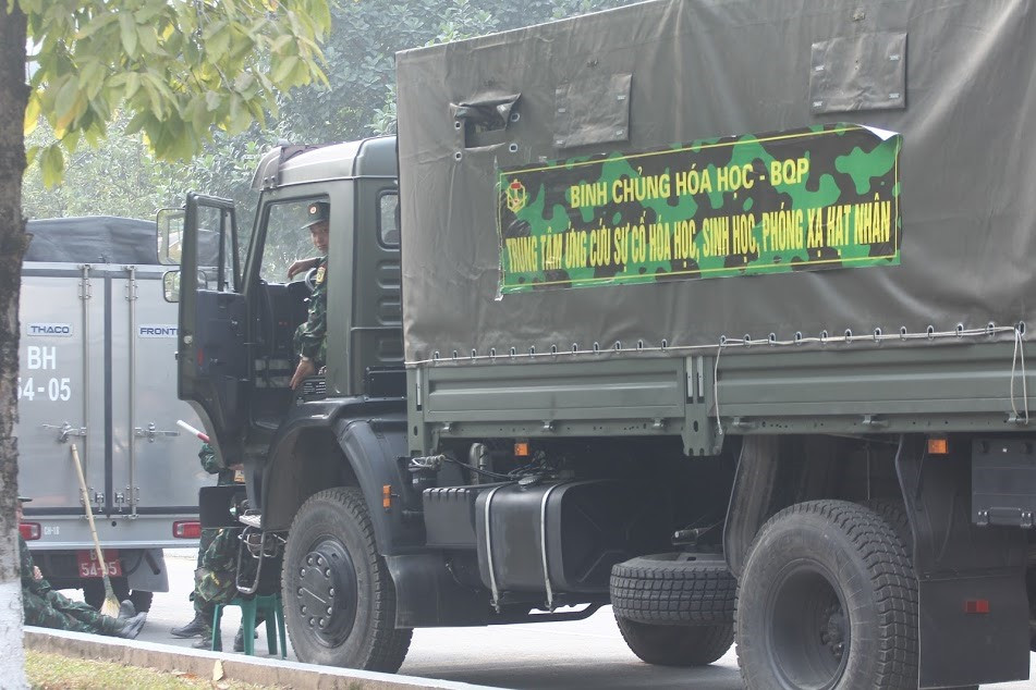 Lực lượng Binh chủng Hóa học làm nhiệm vụ tại Đại hội. (Ảnh: Báo Lao động)