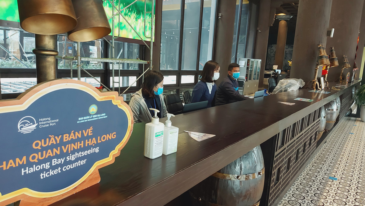 Việc duy trì trực 24/24 đối với cán bộ Cảng vụ Thủy nội địa, Nhân viên Ban Quản lý Vịnh Hạ Long vẫn được duy trì.