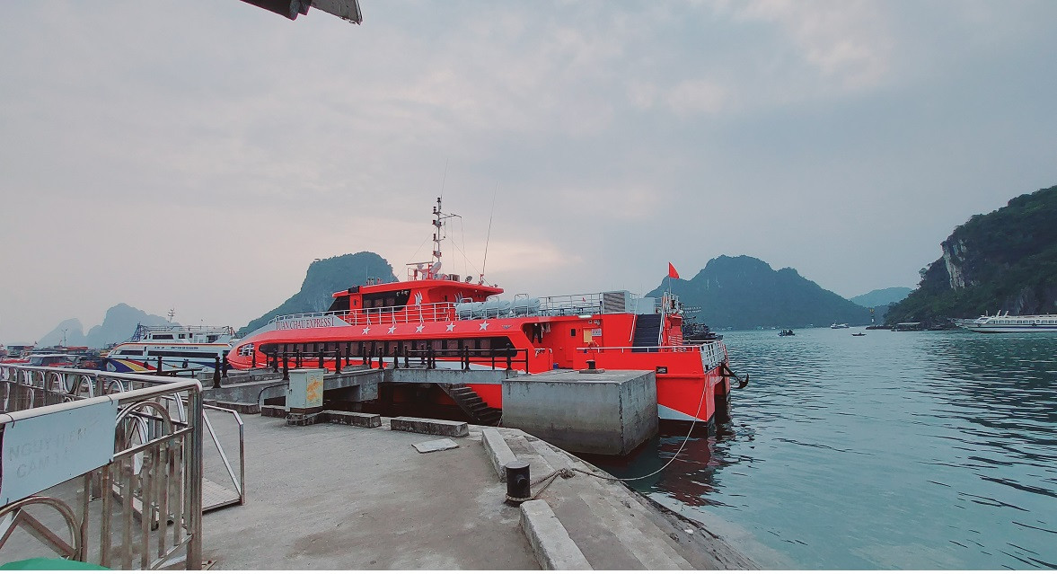 Những con tàu 5 sao thường ngày hoạt động không nghỉ cũng chung số phận. 