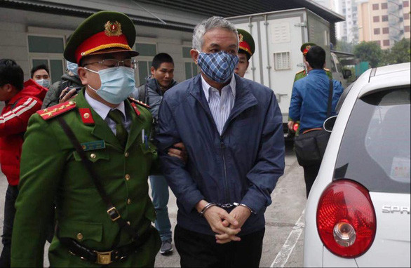 Xet xu cuu Bo truong Vu Huy Hoang va dong pham: Hoan phien toa-Hinh-2