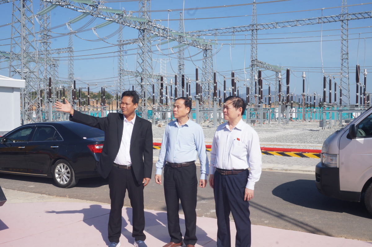 Chu tich VUSTA Phan Xuan Dung tham, chuc Tet ba con Ninh Thuan