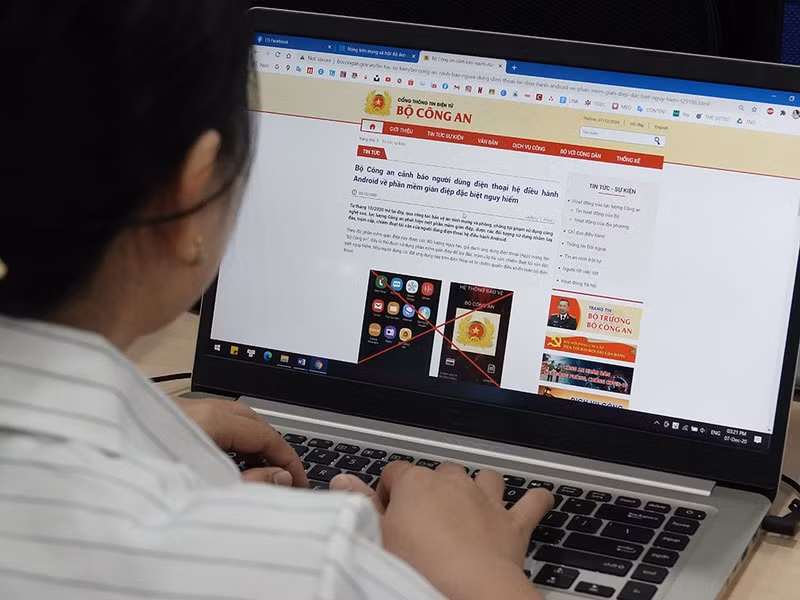 Canh bao website gia mao cong an gan ma doc, danh cap tin nhan