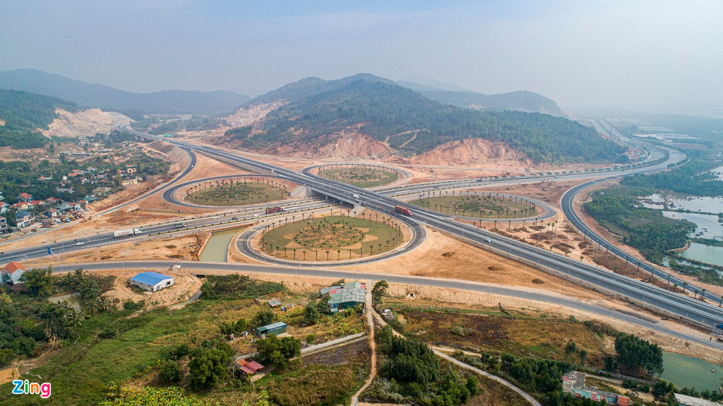 Can canh nhung nut giao giao thong 