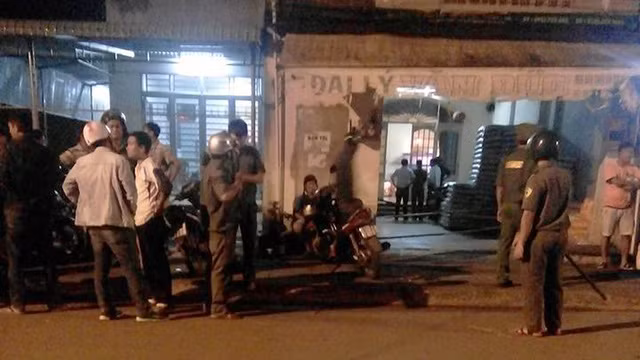 Con re giet chet ba vo roi bo tron