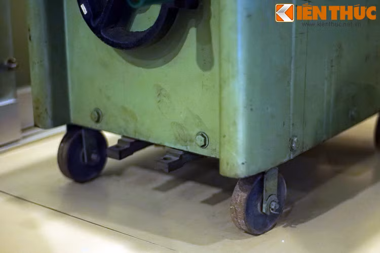 Mặc dù còn nhiều hạn chế về công nghệ do sự tàn phá của chiến tranh, cấm vận quốc tế... ngành chế tạo máy công cụ Việt Nam giai đoạn 1975-1986 đã cho ra mắt nhiều sản phẩm thiết thực để phục vụ nhu cầu sản xuất của các nhà máy, xí nghiệp.