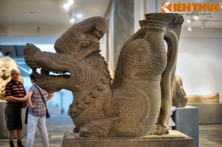 Ngày nay, tổng số hiện vật trưng bày tại Bảo tàng lên tới khoảng 500, được phân chia theo các phòng / hành lang tương ứng với nơi phát hiện gồm phòng Mỹ Sơn, Trà Kiệu, Đồng Dương, Tháp Mẫm và hành lang Quảng Trị, Quảng Nam, Quảng Ngãi, Kon Tum, Quảng Bình và Bình Định.