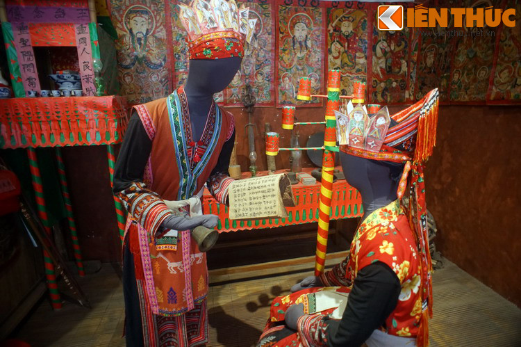 Có thể nói, yếu tố chính làm nên sức hấp dẫn của Bảo tàng Dân tộc học là những giá trị văn hóa đặc sắc của các dân tộc được được tái hiện đây. Tuy nhiên, đó chưa phải là tất cả.