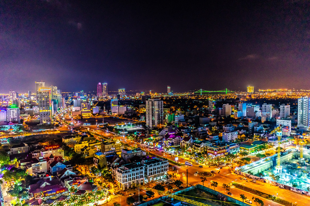 Một góc thành phố buổi đêm. Ảnh: Chun Lok Leung / 500px.com.
