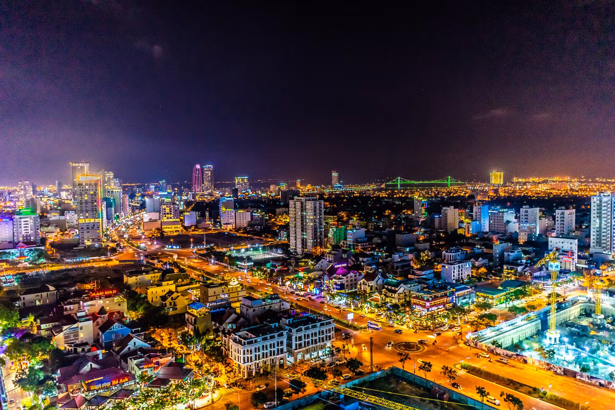 Một góc thành phố buổi đêm. Ảnh: Chun Lok Leung / 500px.com.