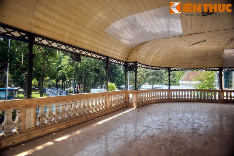 Người đứng đầu Chính phủ Việt Nam Dân chủ Cộng hòa bình tĩnh trả lời: “Cảm ơn ông. Nhưng thực ra, tôi chưa vừa lòng. Ông biết đấy, tôi muốn nhiều hơn, tôi muốn nước tôi độc lập, và chắc chắn nước tôi sẽ được độc lập”.