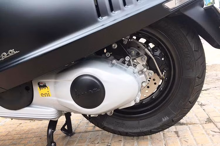 Động cơ này có công suất cực đại 11,4 mã lực tại tốc độ tua máy 8.250 vòng/phút và mô-men xoắn 10,7 Nm tại 6.500 vòng/phút.