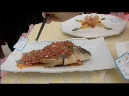 Được thực khách khen ngợi hết lời song cá âm dương ngày càng vắng bóng. Ngay cả những đầu bếp lâu năm ở các nhà hàng huyện Đào Viên cũng không sẵn lòng phục vụ món ăn tàn ác này.