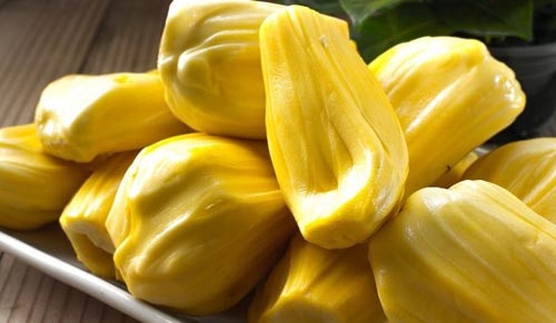  Mít. Mít là loại quả kỳ lạ với thế giới song quen thuộc ở Việt Nam. Một số người yêu thích, một số lại e dè với loại quả này bởi mùi quá nồng, nhiều nhựa khiến việc bổ mất nhiều thời gian.