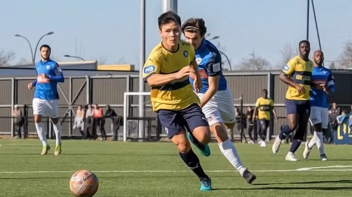 Quang Hai phai thoat khoi Pau FC, sang Thai Lan la buoc lui hop ly