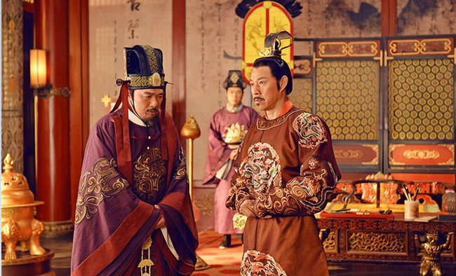 Sau khi suy nghĩ và điều chỉnh tâm lý của mình, Viên Thiên Cang nói với Lý Thế Dân: “Nhà Đường sẽ diệt vong chỉ khi lợn trèo cây.” Câu nói này có nghĩa là triều đại nhà Đường sẽ diệt vong chỉ khi lợn biết trèo cây.