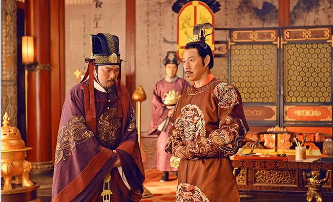 Sau khi suy nghĩ và điều chỉnh tâm lý của mình, Viên Thiên Cang nói với Lý Thế Dân: “Nhà Đường sẽ diệt vong chỉ khi lợn trèo cây.” Câu nói này có nghĩa là triều đại nhà Đường sẽ diệt vong chỉ khi lợn biết trèo cây.