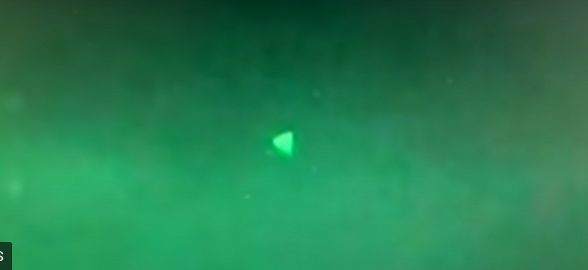 Theo một số nhân chứng trên tàu chiến USS Russell, đối tượng này đã mất điện và xuất hiện trở lại hai lần trong vòng vài giờ. (Ảnh: Jeremy Corbell)