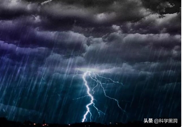 Khủng long được cho là đã tiến hóa từ những sinh vật tương đối nhỏ, nhưng họ nhanh chóng trở nên mạnh mẽ và đa dạng, phổ biến khắp thế giới và giữ được vị trí của chúng trong nhiều triệu năm tiếp theo.