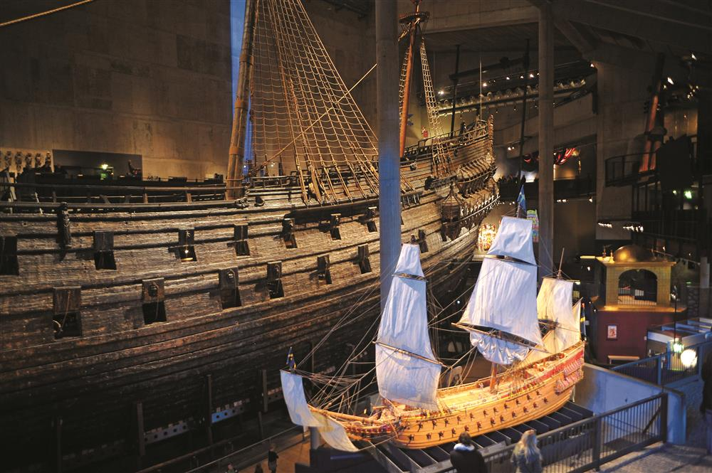 Sau khi chìm, chiếc tàu đã được lãnh đạo của Thụy Điển áp dụng các nỗ lực khổng lồ để nổi lại từ đáy biển. Dù qua nhiều lần phục hồi và bảo tồn, tàu chiến Vasa đã giữ được một số lượng lớn những chi tiết gốc của công trình.