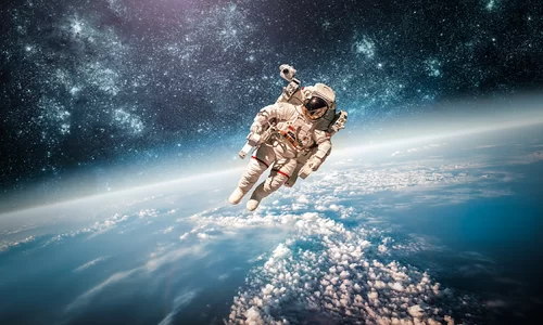 Các tín hiệu này được truyền qua một loạt các vệ tinh và trạm địa cầu để đến nơi đích.