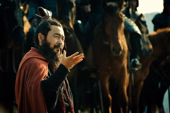 Lý do Tào Tháo phải bí mật ra lệnh sát hại Chu Bất Nghi là bởi kỳ nhân 17 tuổi chưa hề làm quan mà danh tiếng vang dội, khiến Tào Tháo không có lý do để “đường đường chính chính” triệt hạ.