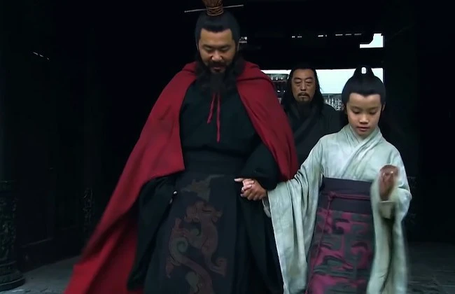 Nhờ tài năng cùng xuất thân của mình, danh tiếng của Chu Bất Nghi đã nhanh chóng tới tai vị quân chủ họ Tào.