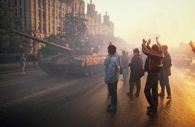 Sergei Krikalev đang là thành viên của Tổ hợp vũ trụ Mir, được phóng từ Trung tâm Phát triển Tên lửa Baikonur vào năm 1991.
