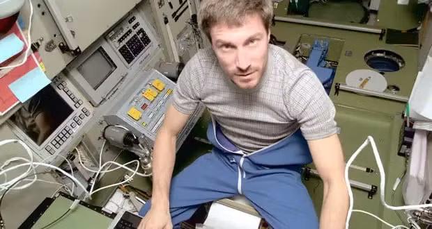 Ông trở thành phi hành gia đầu tiên của Nga được NASA đào tạo, cùng với việc trở thành sĩ quan trạm của Tổ hợp vũ trụ Mir là điều không ai có thể bỏ qua. Và nhờ có bản lĩnh và tinh thần kiên cường, Sergei Krikalev đã vượt qua được giai đoạn khó khăn đó và tiếp tục thực hiện những nhiệm vụ khác trong tương lai.