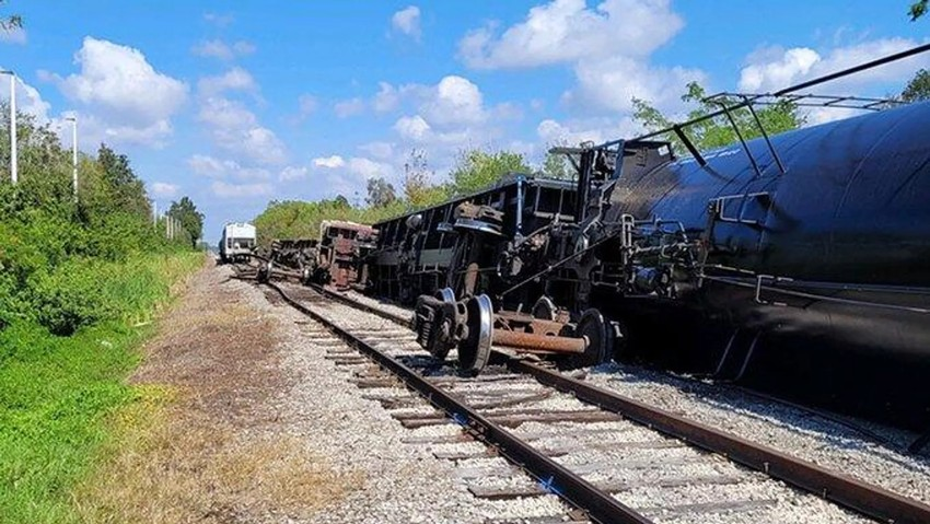 Đáng chú ý nhất phải kể đến vụ UFO chạm chán tàu hỏa đã xảy ra tại Texas, Mỹ. Sự việc xảy ra khi con tàu hỏa đang di chuyển từ Kansas City đến Dallas.