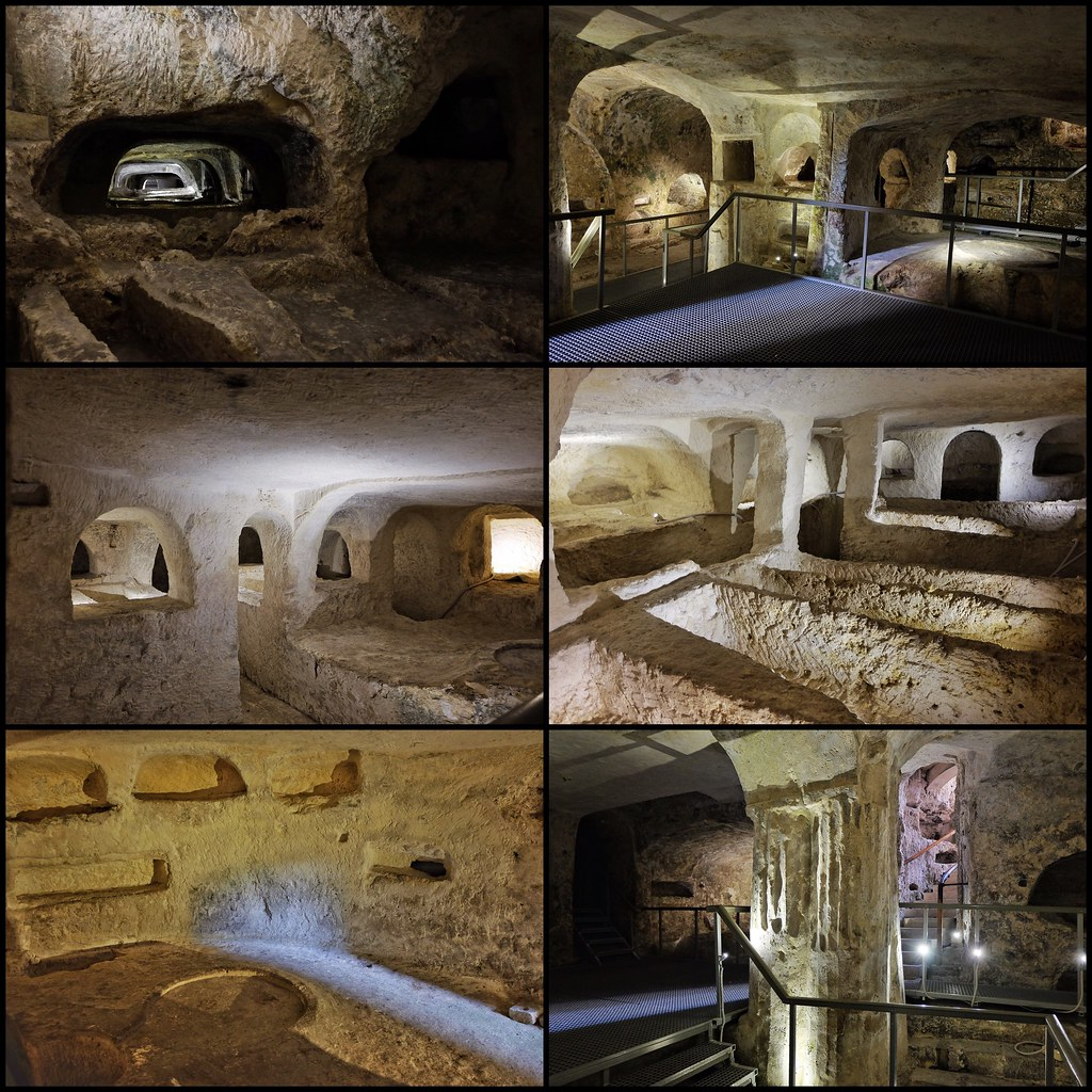 Trong khi đó, cơ chế đa cấp của hầm mộ này vẫn còn là một bí ẩn. Có nhiều thuyết cho rằng hầm mộ này được xây dựng với sự trợ giúp của các kỹ sư của La Mã, thông qua việc sử dụng một hệ thống đá vôi, gạch và bê tông. Tuy nhiên, chức năng của những cấu trúc này vẫn chưa rõ ràng.