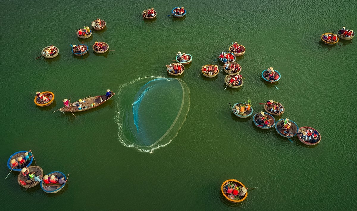 Quảng Nam, một trong những tỉnh miền Trung của Việt Nam, với diện tích khoảng 5.000 km2 và dân số hơn 1,5 triệu người, nổi tiếng với những danh lam, thắng cảnh vô cùng đặc sắc, thu hút lượng khách du lịch sống ở trong và ngoài nước.