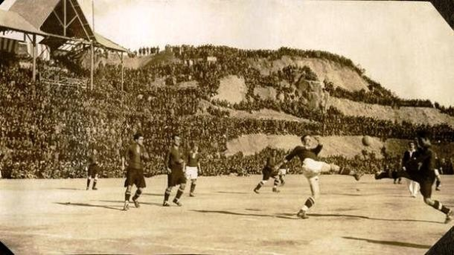 4. Các sân vận động Nou Camp huyền thoại ở Barcelona, 1925.