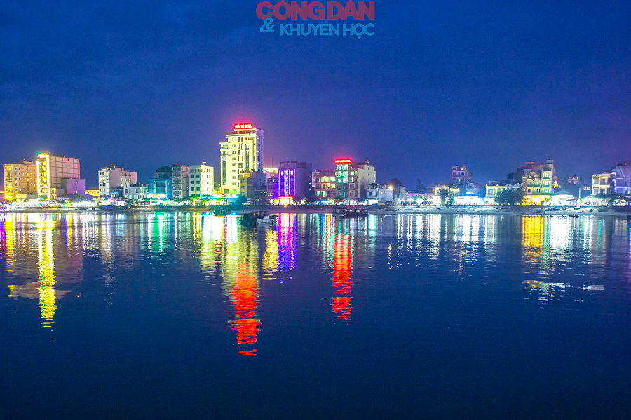 Vien ngoc xanh Co To duoi tran gian-Hinh-12