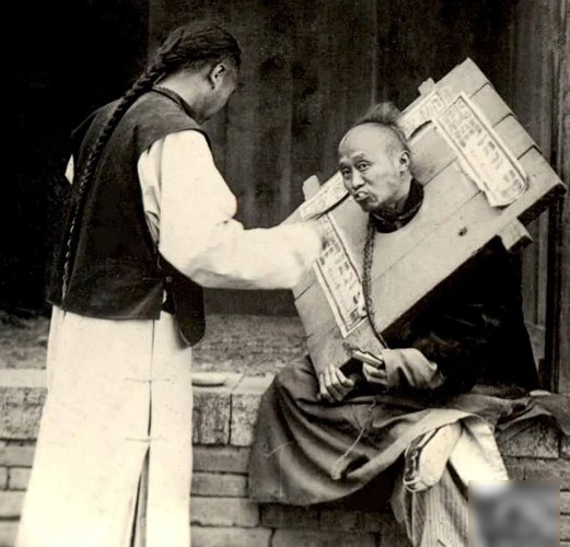 Hơn nữa, trong xã hội phong kiến Trung Hoa, việc gia đình phải chịu trách nhiệm cho hành động của những người phạm tội. Nếu phạm nhân bỏ trốn, gia đình của họ sẽ chịu hình phạt nặng nề, ví dụ như bị huỷ hoại tài sản, bị cấm địa.