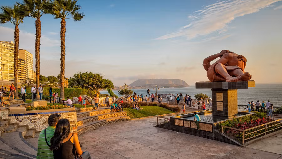 Liệu điều gì xảy ra với cây cối và đất khi không có mưa? Đáp án không phải là hoàn toàn không có mưa tại Lima nhưng đó chỉ là dạng sương hoặc mưa nhẹ.