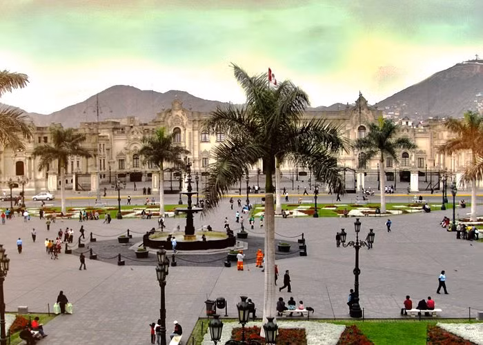 Mặc dù không có mưa, thành phố Lima vẫn duy trì được một hệ thống tưới tiêu hiện đại, giúp duy trì độ ẩm cho cây cối và các vùng trồng trọt.