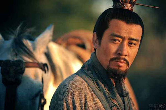 Dù xuất sắc lập được nhiều công lao nhưng cuối cùng Lưu Phong lại chịu kết cục bi thảm. Do không ứng cứu Quan Vũ, đồng thời để mất quận Phòng Lăng, nên Lưu Phong bị trị tội tại Thành Đô.