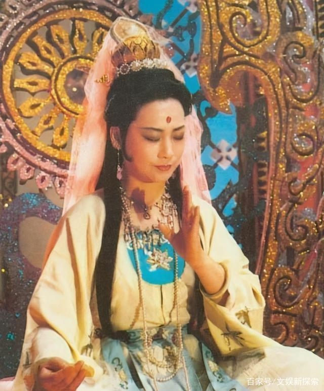 Nhiều đạo diễn và nhà sản xuất phim thu hút khán giả bằng cách sử dụng các yếu tố siêu nhiên, cổ tích và tôn giáo trong các tác phẩm của mình.