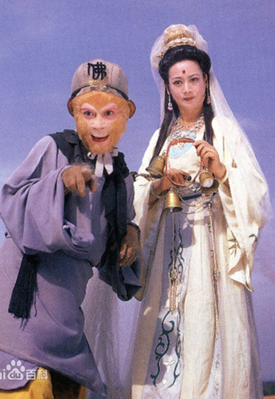 Bồ Tát là một nhân vật linh thiêng, được mô tả là một người vô cùng tuổi thọ, có võ công cao siêu và sở hữu bộ võ giả kim cực kỳ lợi hại.