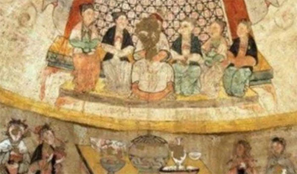 Tuy nhiên thông qua các bức tranh tường quý hiếm và các cổ vật còn sót lại, các chuyên gia có thể khẳng định rằng đây là ngôi mộ của một nhân vật quyền lực thời đó.