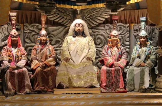 Nhìn vào vị vua này, ta có thể đặt ra câu hỏi rằng tại sao ông lại có thể yên tâm ngủ đêm không lo sợ bị ám sát bởi những người phụ nữ trong hậu cung?