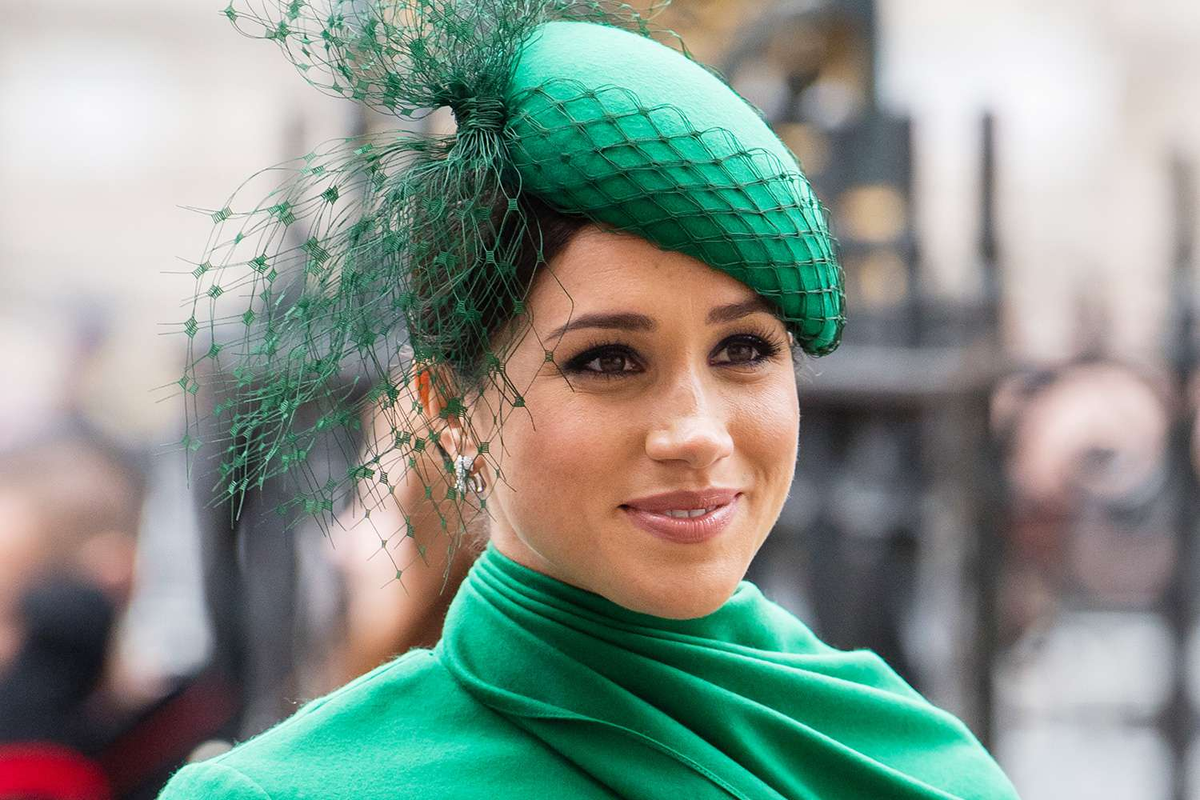 Các tin đồn về mối quan hệ của hai người trở nên đình đám khi họ chính thức công bố tin tức đính hôn vào tháng 11/2017.