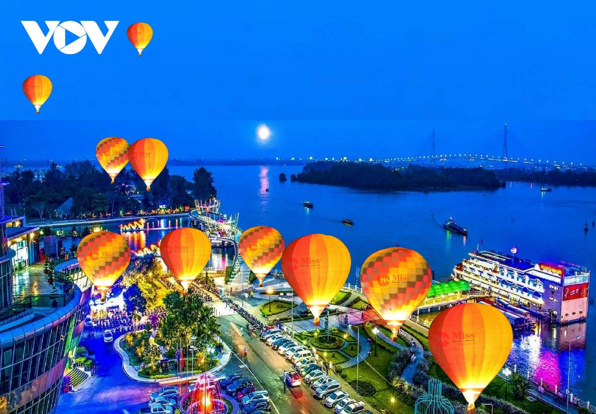 Nghỉ lễ 30/4- 1/5 liền 5 ngày: TP.HCM bắn pháo hoa, Cần Thơ thả khinh khí cầu - Hình 3 Nghi le 30/4- 1/5 lien 5 ngay: TP.HCM ban phao hoa, Can Tho tha khinh khi cau-Hinh-3