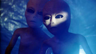 Và có lẽ, nếu chúng ta không ngừng nghĩ và sáng tạo, chúng ta sẽ có những bước tiến lớn để tạo ra những thứ đặc biệt và hấp dẫn hơn. Những sinh vật khác cuối cùng cũng sẽ phải nhìn chúng ta đầy sự ngạc nhiên và kính phục.